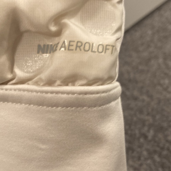 Nike Women’s Aeroloft Down Running Vest Size Small - Picture 4 of 9